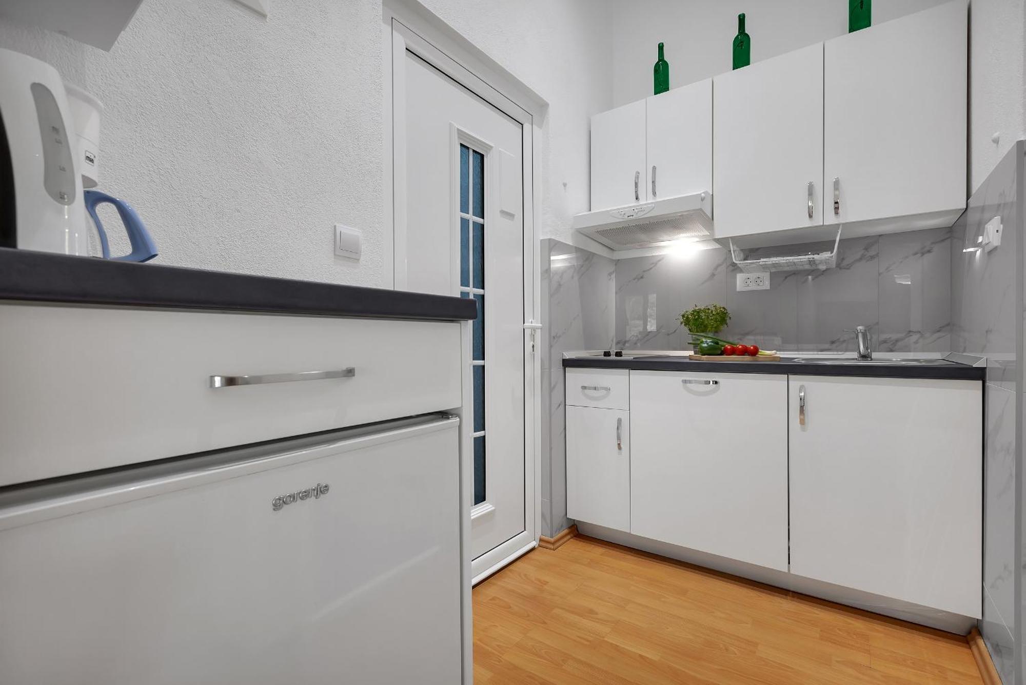 Apartments Villa Katarina Тучепи Екстер'єр фото